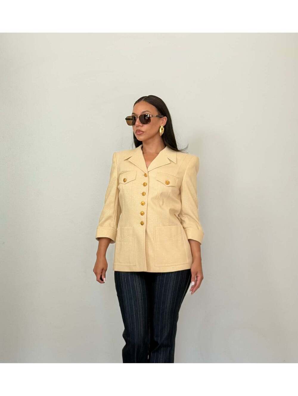 Escada - Picture 7 of 9